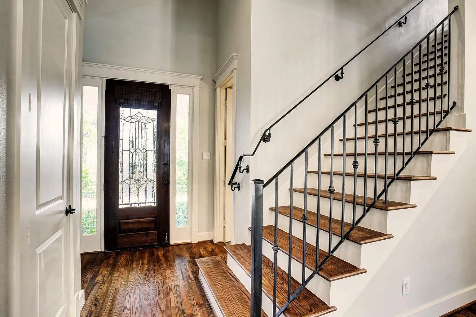 3 bed, 2.5 bath, 1956 sqft, $3,100 — Photo 3
