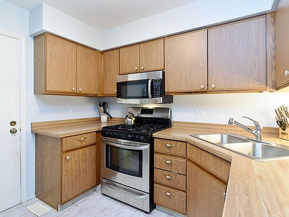 3rd image of 127 S Stonington Dr #323
