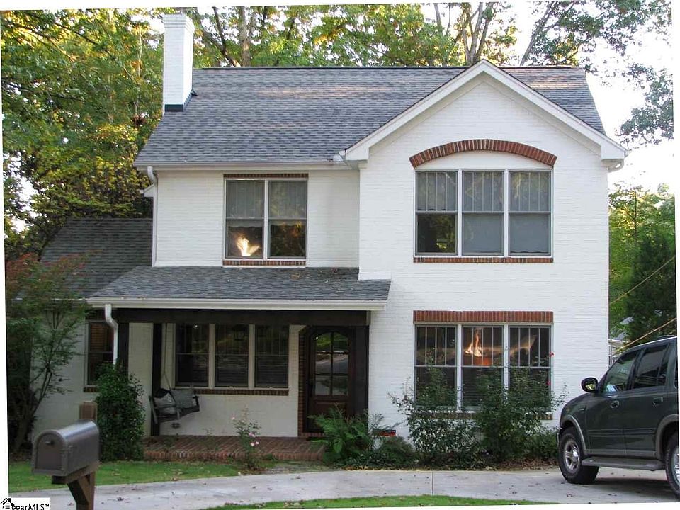 1st image of 40 Douglas Dr