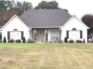 10 Katie Cv, Covington, TN 38019