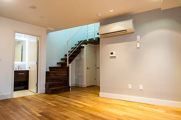 Rented by Nooklyn NYC LLC | media 49