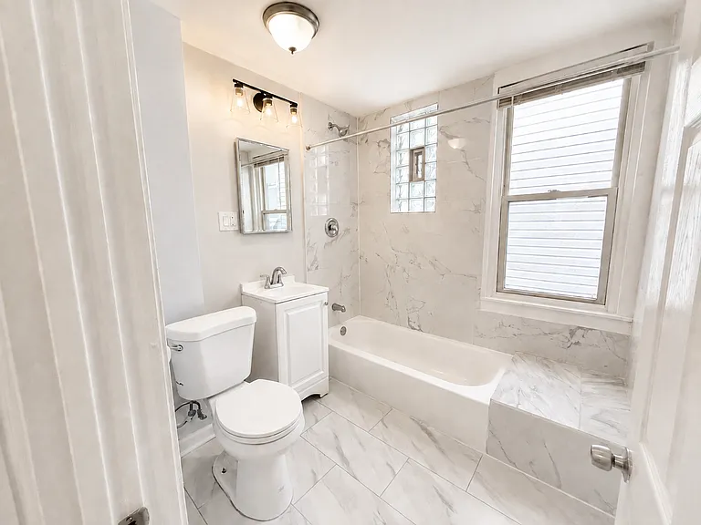 1830 N Mozart St #2 — Photo 8