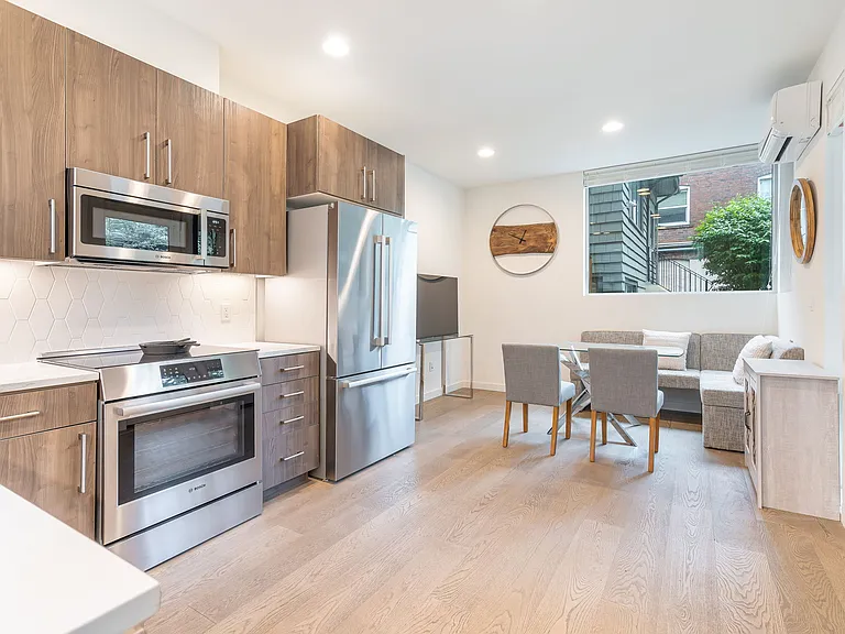 1117 14th Ave — Photo 1