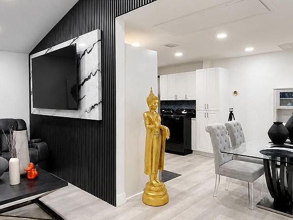 2nd image of 1034 MANOR Drive