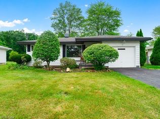 930 Pinecrest Rd, Girard, OH 44420