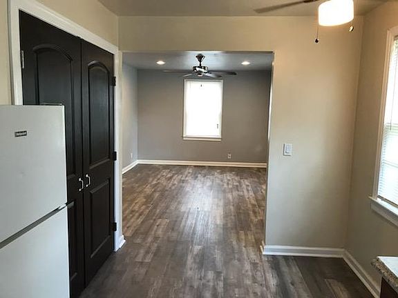 3rd image of 913 Goodbar Dr #913