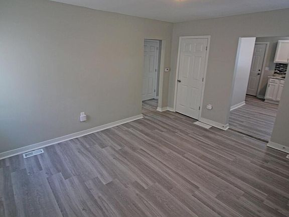 3rd image of 2804 Cadillac St
