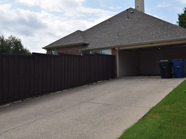 1688 Knoll Wood Ct — Photo 22