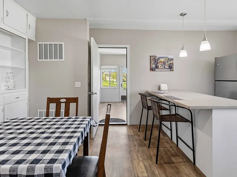 2625 W South Slope Rd — Photo 21