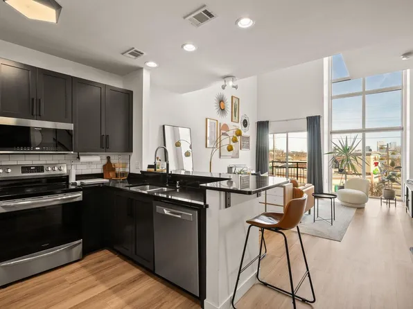 2121 South Kinnickinnic AVENUE #107, Milwaukee, WI 53207