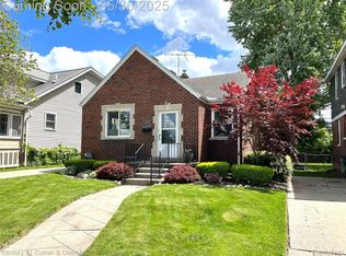 1059 Eaton Rd, Berkley, MI 48072