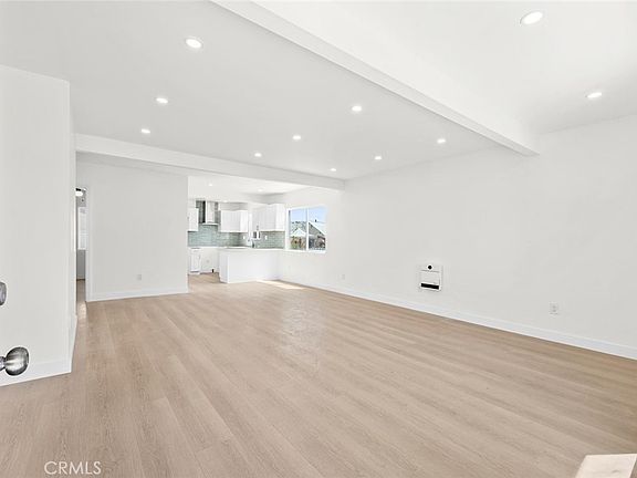 4th image of 13409 S Largo Ave