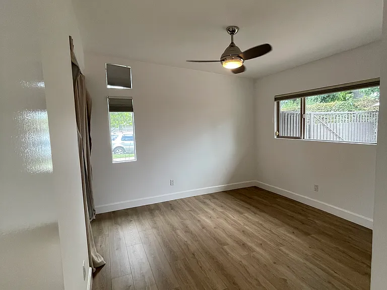 22526 Friar St — Photo 27