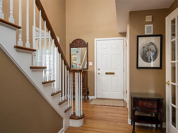 2nd image of 289 Countryside Ln