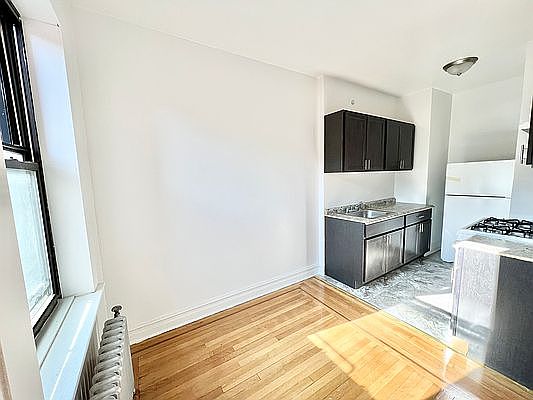 4th image of 35-64 84th St #6U
