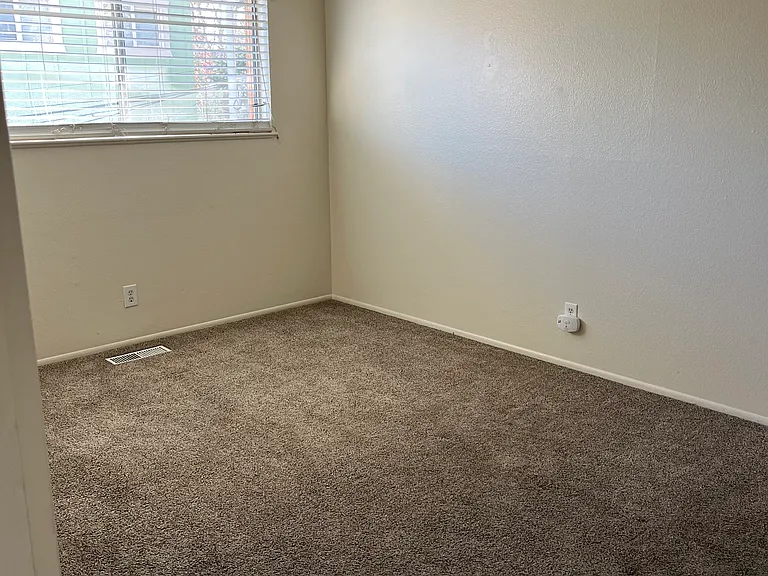 1352 Forest St — Photo 5