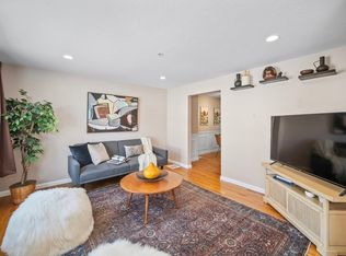 995 Trapelo Rd APT 2, Waltham, MA 02452