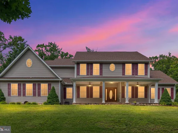 228 Mercys Dr, Middletown, VA 22645