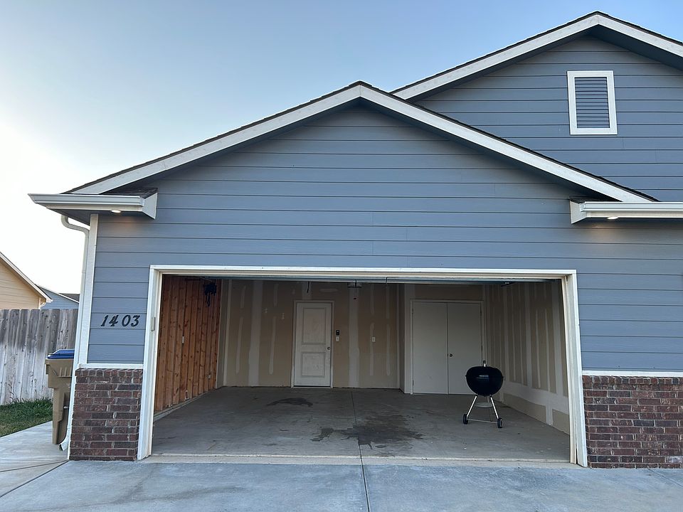 1st image of 1403 N Azena St #1403