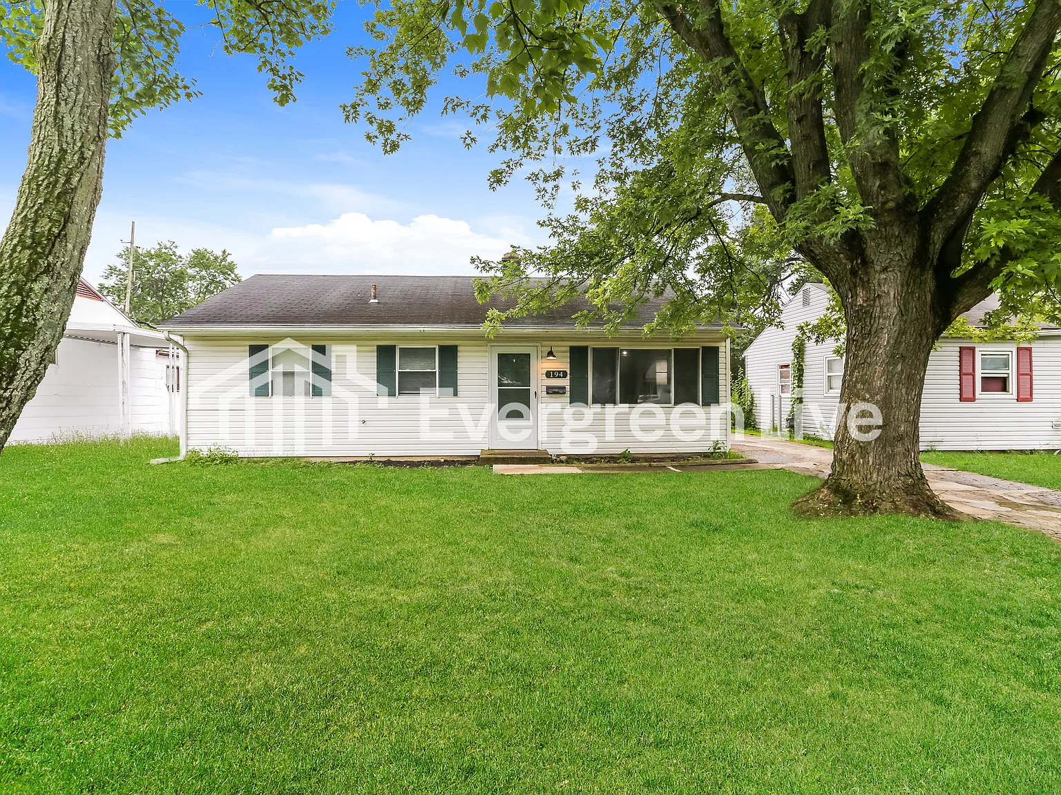 3 bed, 1.0 bath, 875 sqft, $1,445 — Photo 1
