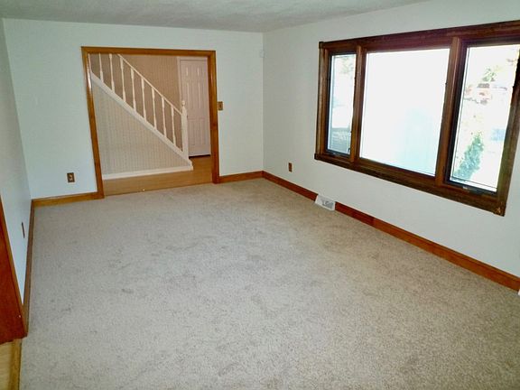5th image of 15 Rawlings Dr