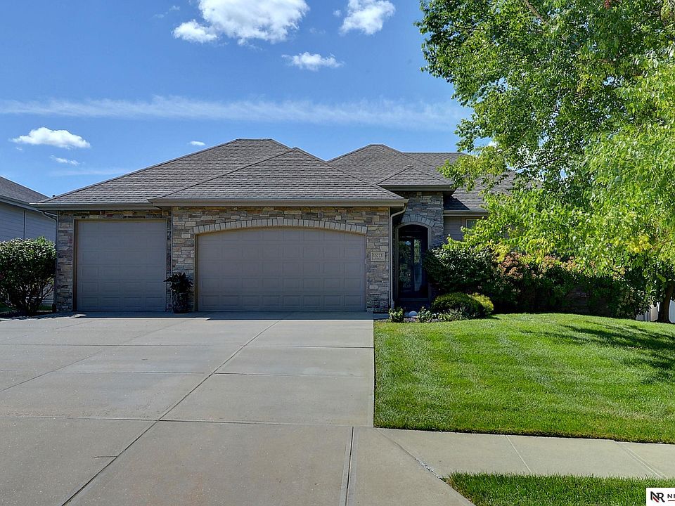 1st image of 15213 Norwick Dr