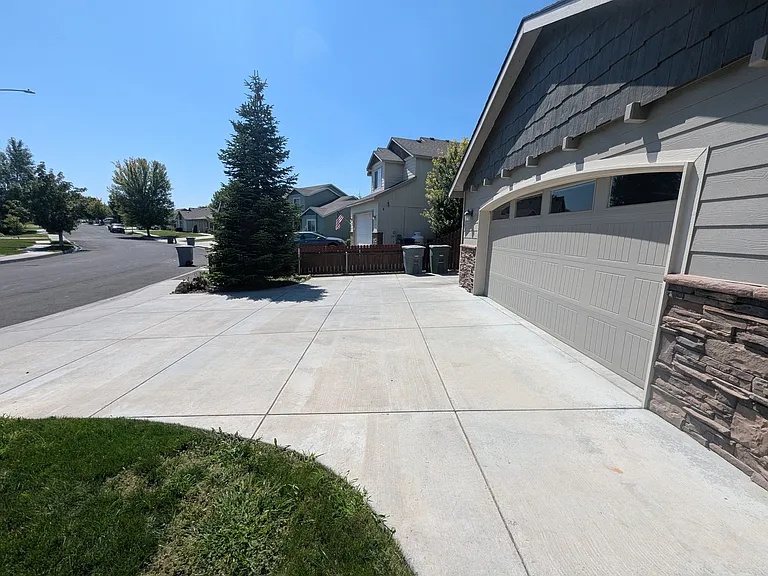 1523 Sacajawea Ave — Photo 3