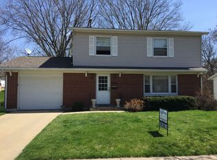 2198 Graham Cir, Dubuque, IA 52002