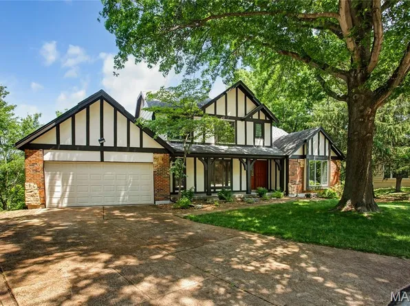 1933 Gastorf Pointe Ct, Ballwin, MO 63011