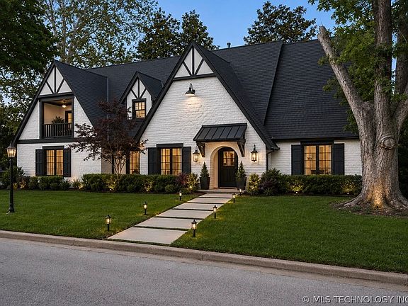 3rd image of 5706 S Columbia Pl