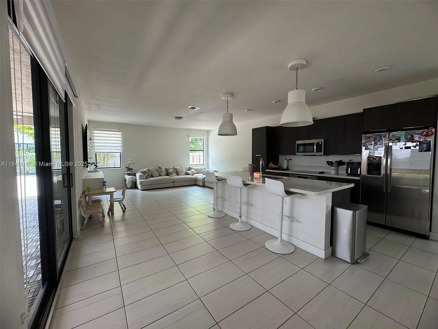 3 bed, 3.5 bath, 2785 sqft, $6,500 — Photo 2