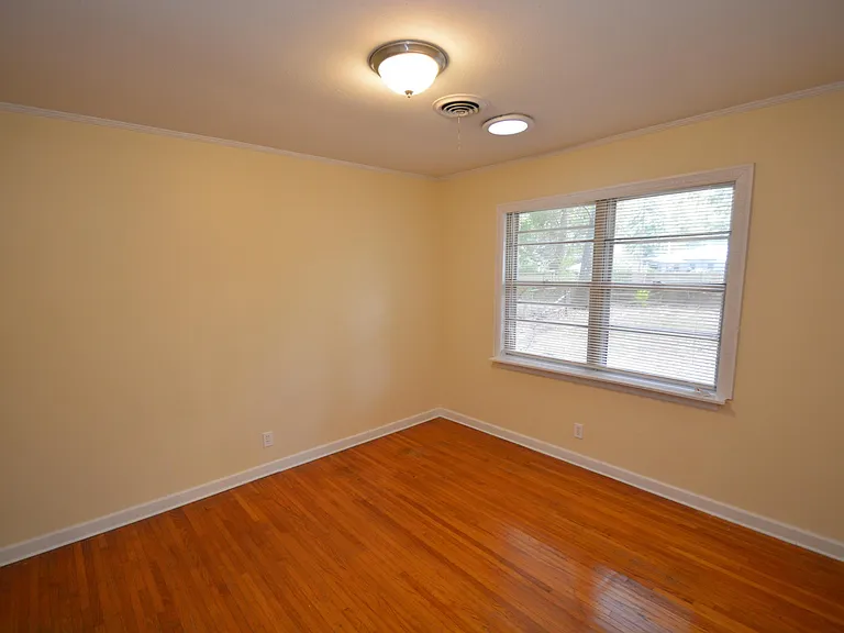 5709 Windamere Dr — Photo 10