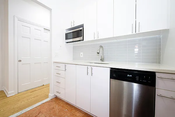 Rented by Buchbinder & Warren | media 4