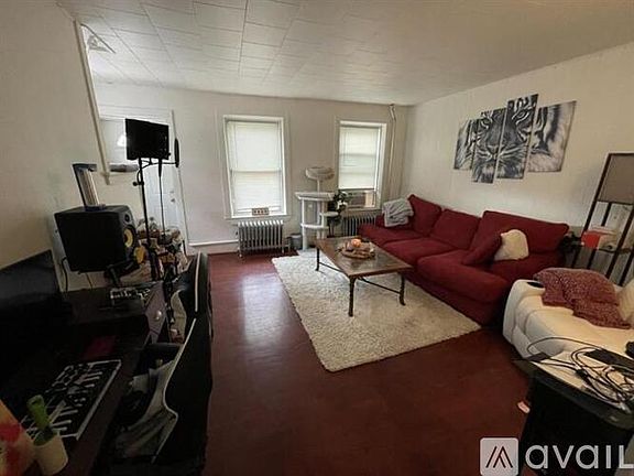 5th image of 301 N Church St Unit B