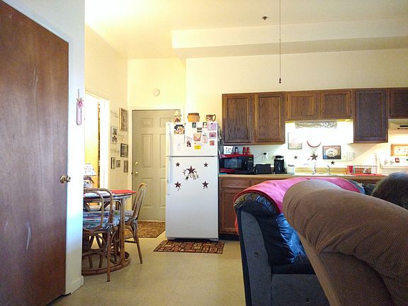 3rd image of 1557 Main St APT 2