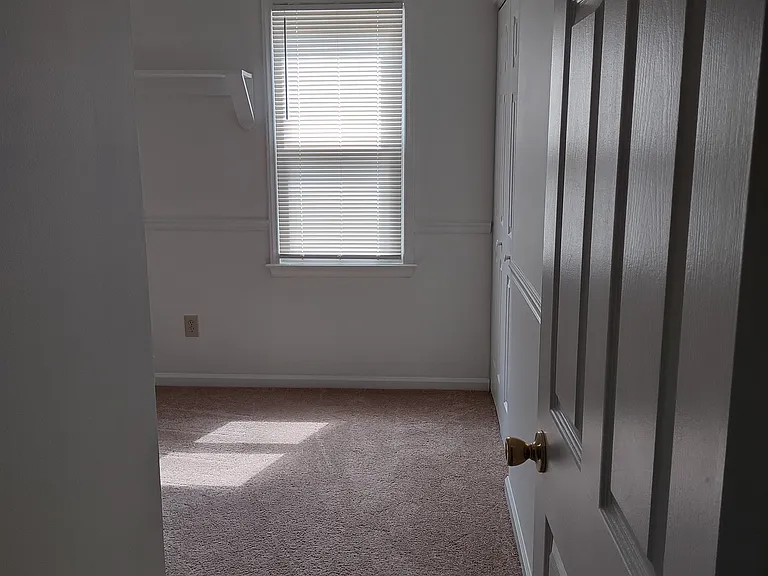 This photo has not been altered in any way: no edits or filters have been applied to try to deceive the viewer by having the room appear larger or brighter than it actually is.