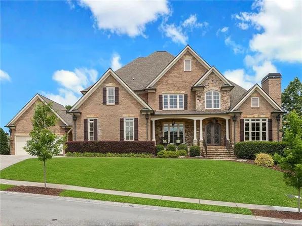 2262 Crimson King Dr, Braselton, GA 30517