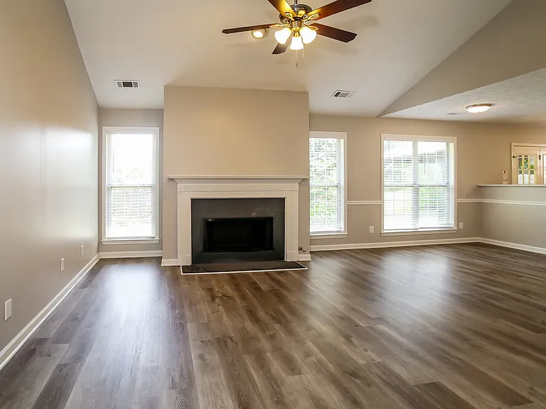 3029 Lexington Ave — Photo 4