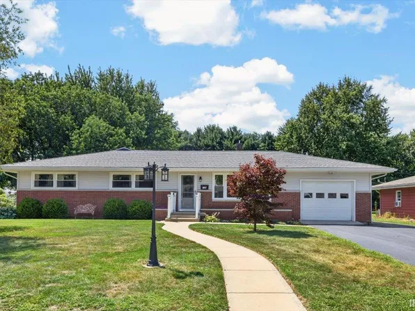 108 Mohawk Dr, Flora, IN 46929