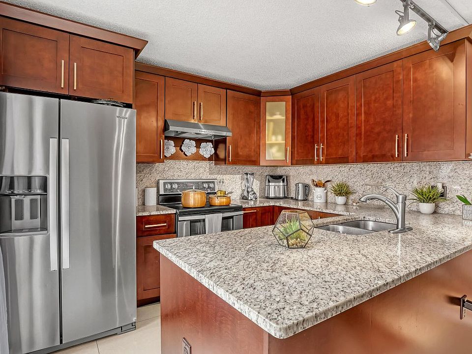 1st image of 728 Mill Valley Pl