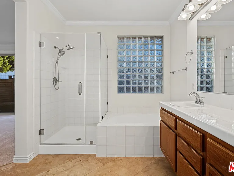 5711 Citrus Ranch Cir — Photo 21