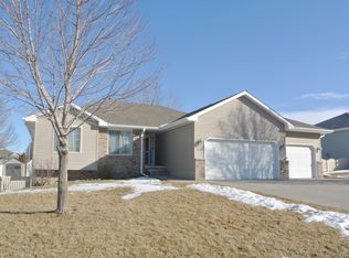 920 Chicory Ln, Hickman, NE 68372