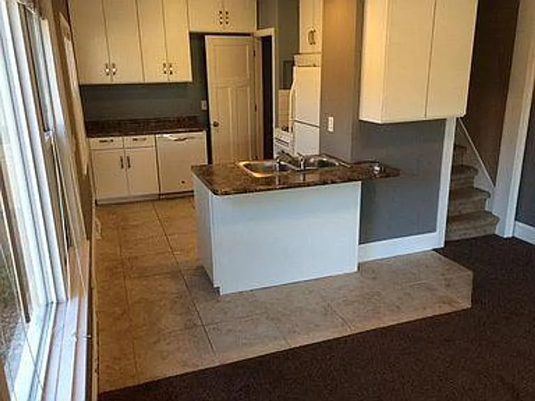 1118 12th Ave SE — Photo 1