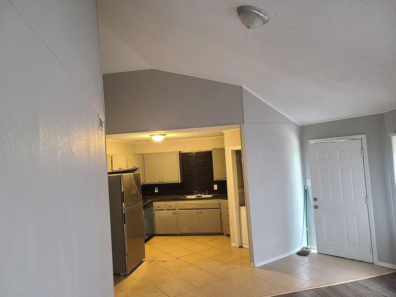 517 S Patterson St — Photo 2