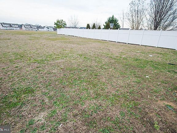 3rd image of 746 Wye Oak Dr