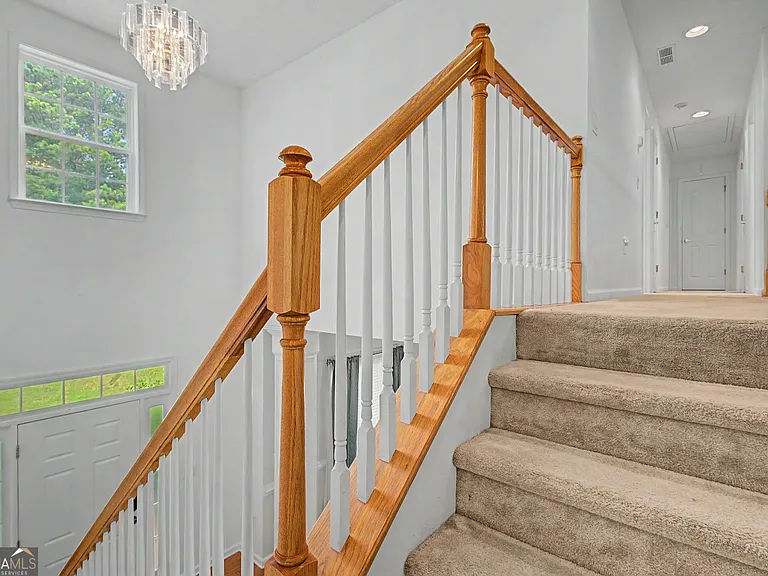 255 Squire Ln — Photo 36