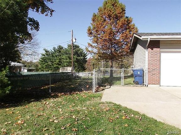 3rd image of 12143 Trailways Dr