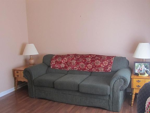 3rd image of 106 Robynwood Dr