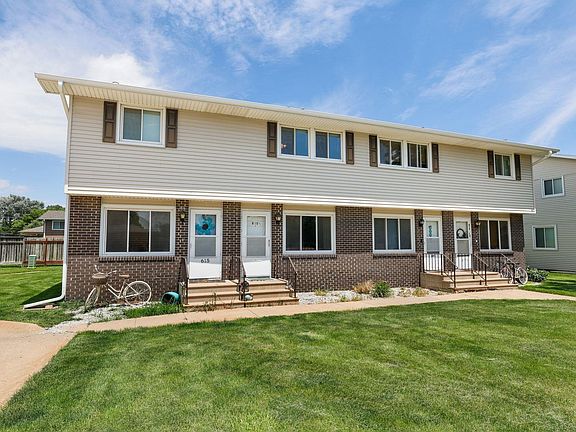 2nd image of 615 1/2 Thomas Dr