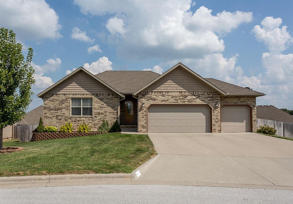 1st image of 202 N Finch Ct
